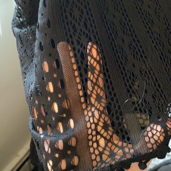 Black lace romper - Picture 2 of 4